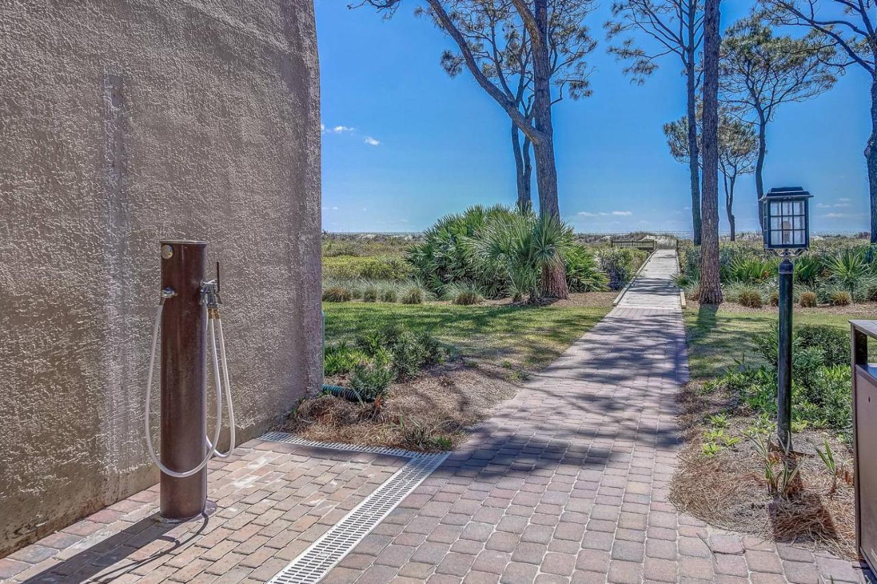 Ocean Villas Deluxe - Oceanfront Villa - Steps To Beach - Great Location - Heated Pool April Hilton Head Island Exterior photo
